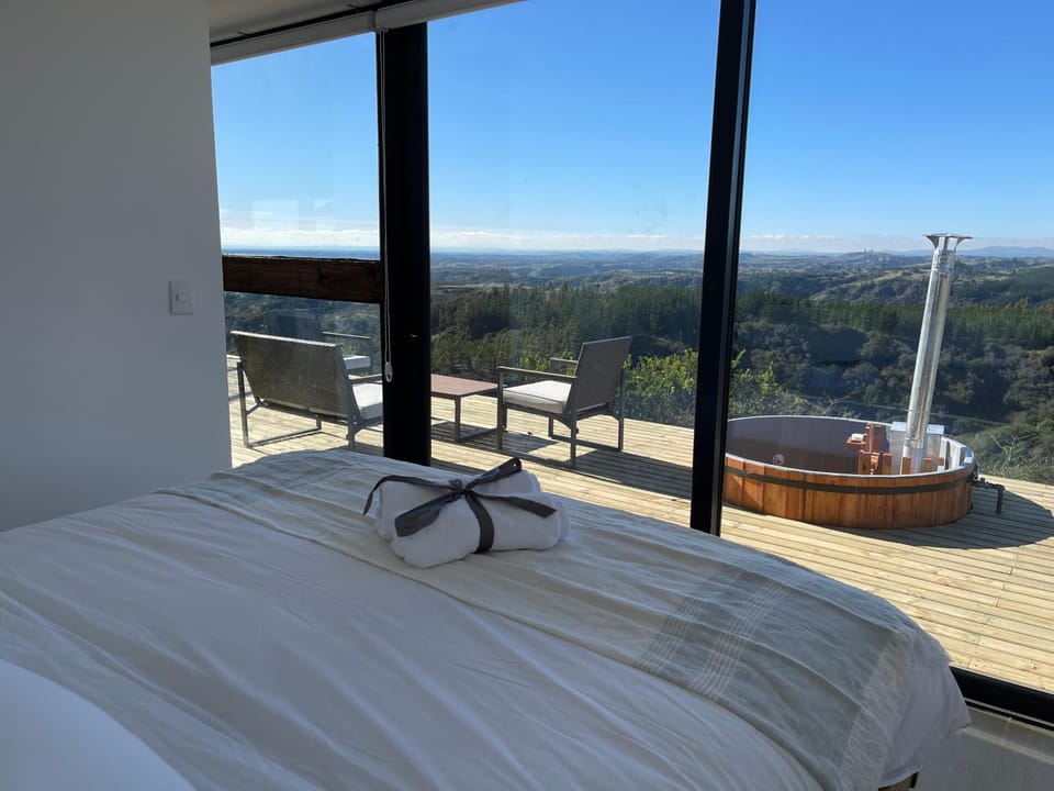 Bed, Photo of the whole room, Bedroom, Mountain view