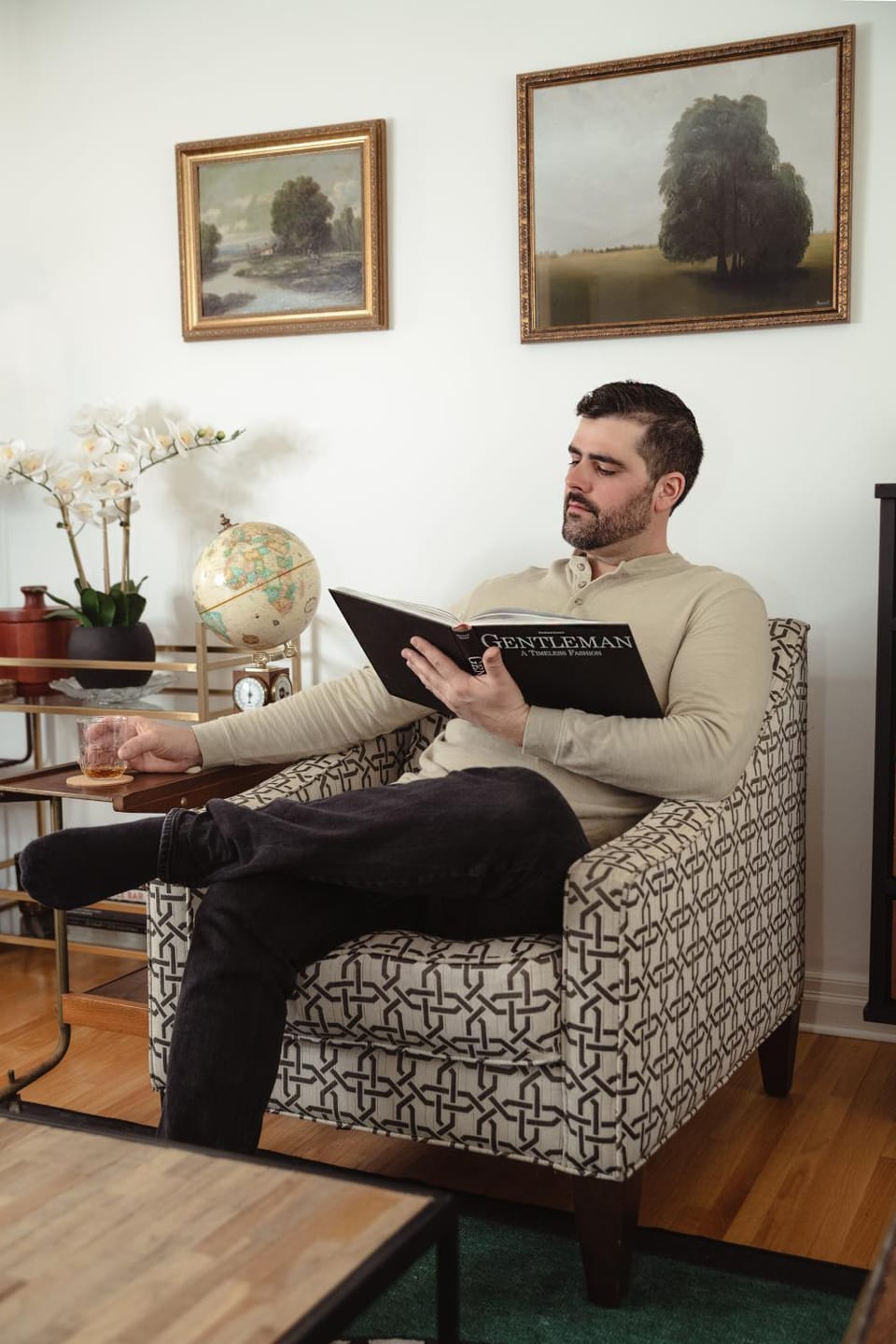 Communal lounge/ TV room, Living room, Lounge or bar, Decorative detail, Seating area, hair dresser