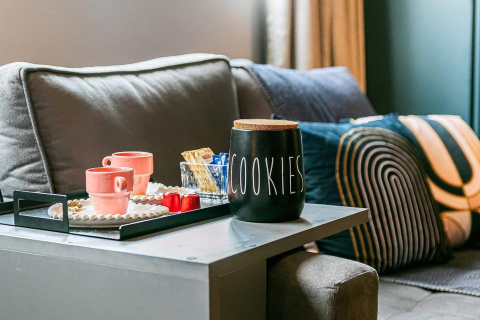 Coffee/tea facilities, Seating area