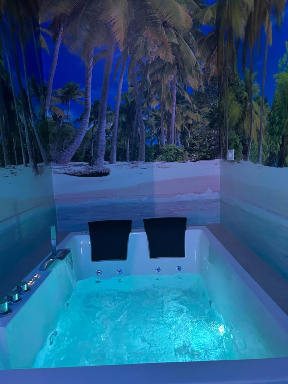 Habitacion con jacuzzi y baño privado Bed and Breakfast in Madrid