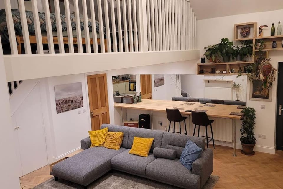 Heart of Easton Apartment in Bristol