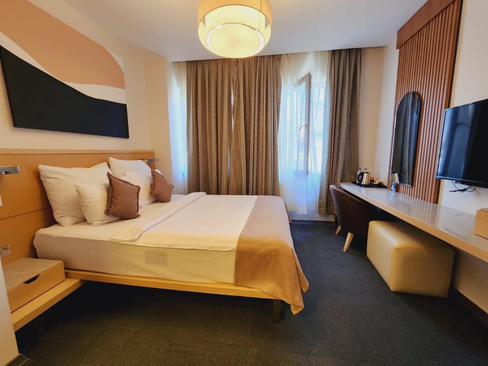 Bed, Photo of the whole room, Bedroom