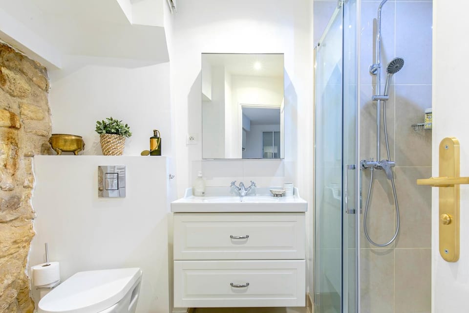 Shower, Toilet, Bathroom, hair dryier, washing machine, dryer