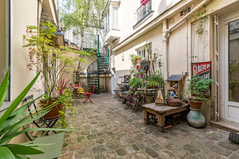 Patio, Inner courtyard view