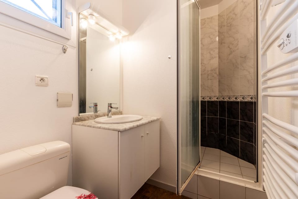 Bathroom, Living room