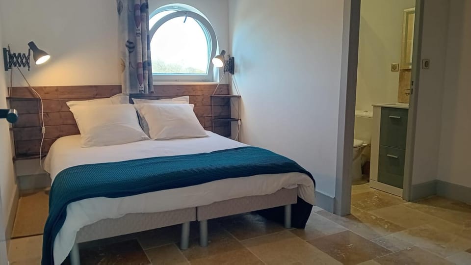 Chambres d'hôtes des Cigognes Bed and Breakfast in Auvergne-Rhône-Alpes