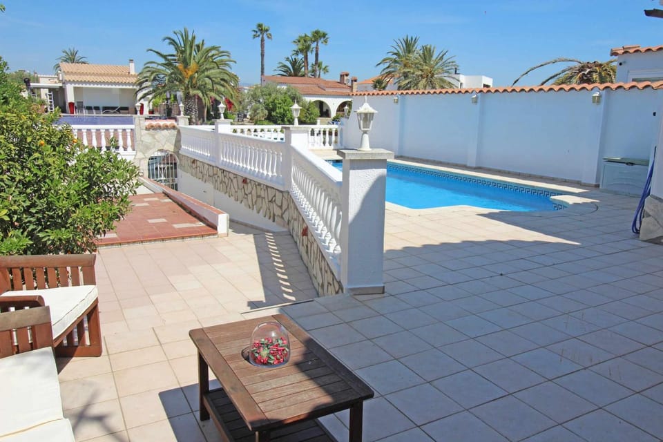 Jouvacations Villa Noguera House in Alt Empordà