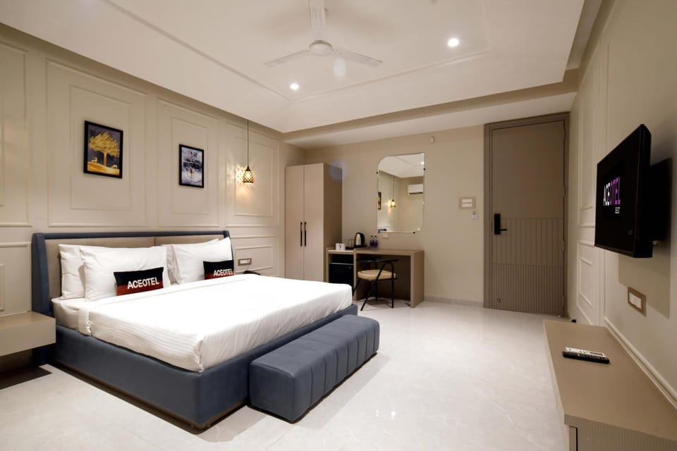 Bed, Photo of the whole room, Bedroom, hair dresser, wardrobe