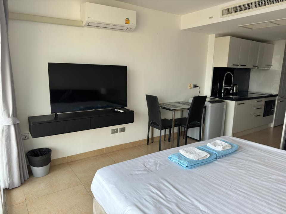 芭提雅中心地带 Centara Avenue 一房公寓5楼 紧邻海滩, 酒吧街, 智能电视 Apartment in Pattaya City