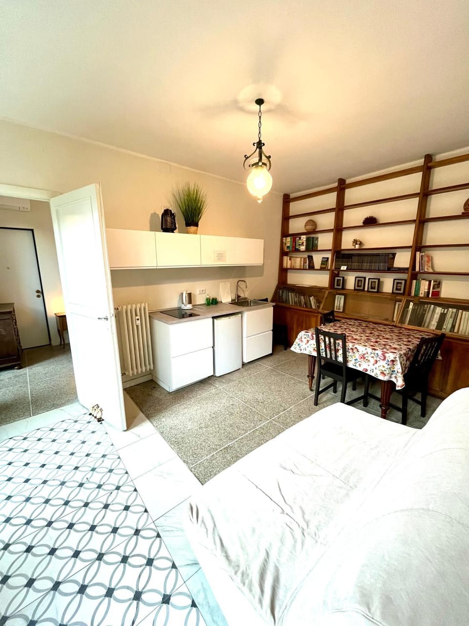 Bed, Kitchen or kitchenette, Photo of the whole room, Dining area, Bedroom, wardrobe
