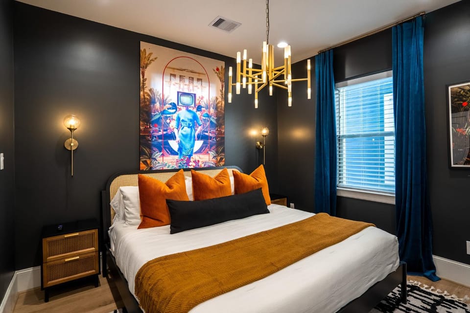 Bed, Photo of the whole room, Decorative detail, Bedroom