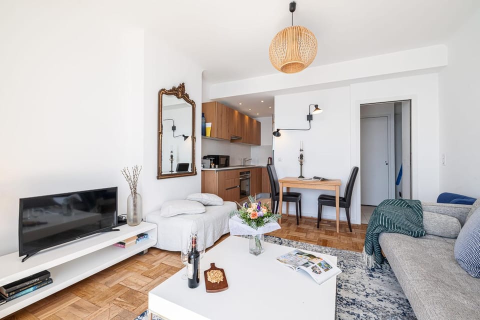 MY CASA - ETAT UNIS 93 INDIGO - Amazing Sea View Aprt with AC Apartment in Nice