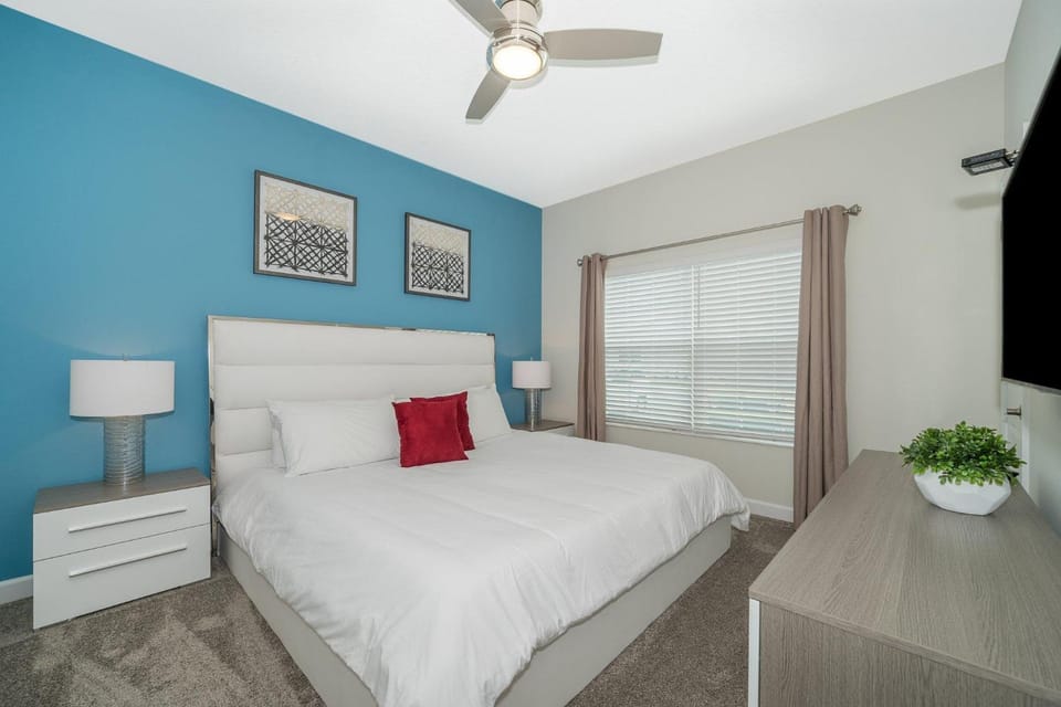 5013MO Townhouse 4 Beds & 3 Baths with Private Pool House in Kissimmee