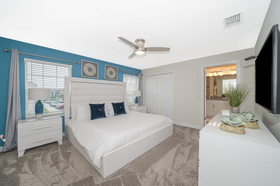 5013MO Townhouse 4 Beds & 3 Baths with Private Pool House in Kissimmee