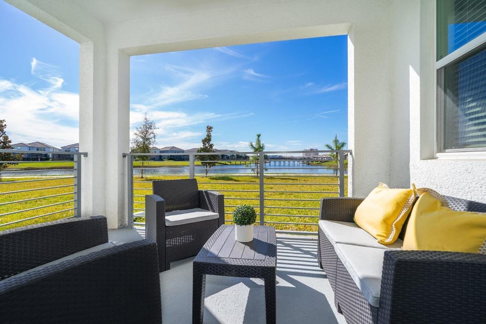 3131-102JJ STOREY LAKE, CONDO 2/2 LAKE VIEW Apartment in Kissimmee
