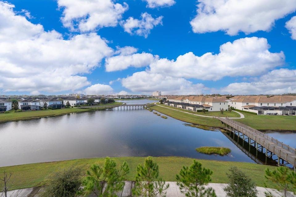 3131-403AR STOREY LAKE, CONDO 2/2 LAKE VIEW Apartment in Kissimmee