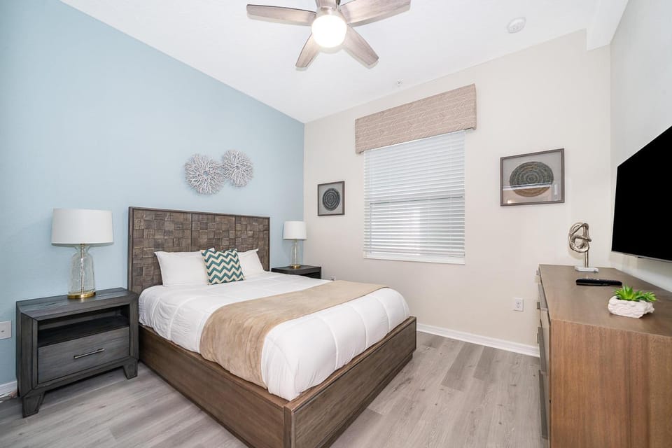 3131-403AR STOREY LAKE, CONDO 2/2 LAKE VIEW Apartment in Kissimmee