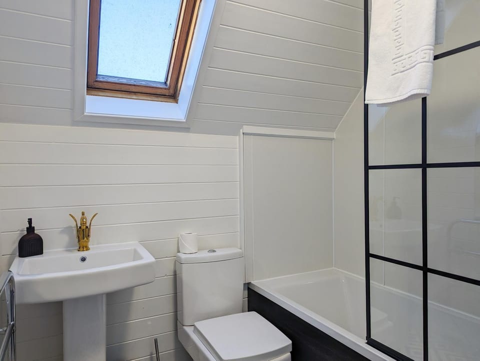 Toilet, Bathroom, Bath