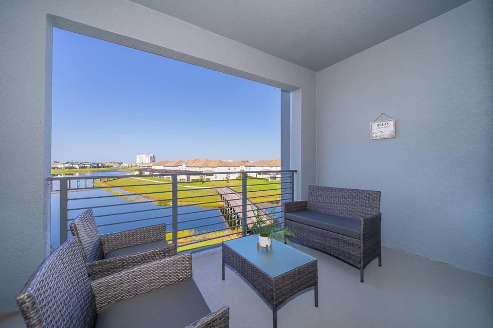 3131-305RA STOREY LAKE, CONDO 2/2 LAKE VIEW Apartment in Kissimmee