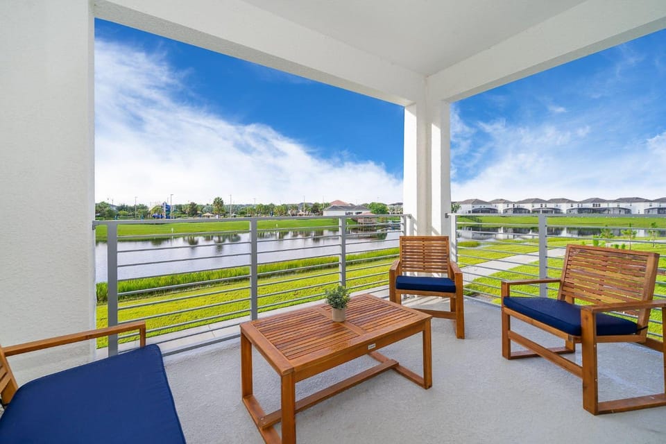 3151-207NC STOREY LAKE, CONDO 2/2 LAKE VIEW Apartment in Kissimmee