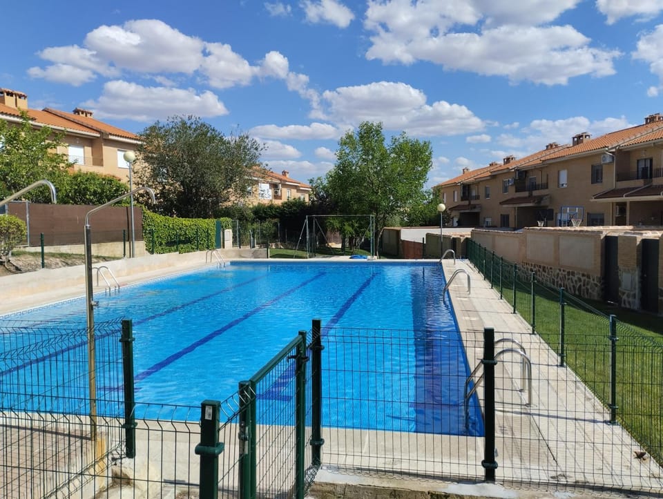 Casa con Jardín entre Toledo y Puy du Fou House in Castile-La Mancha