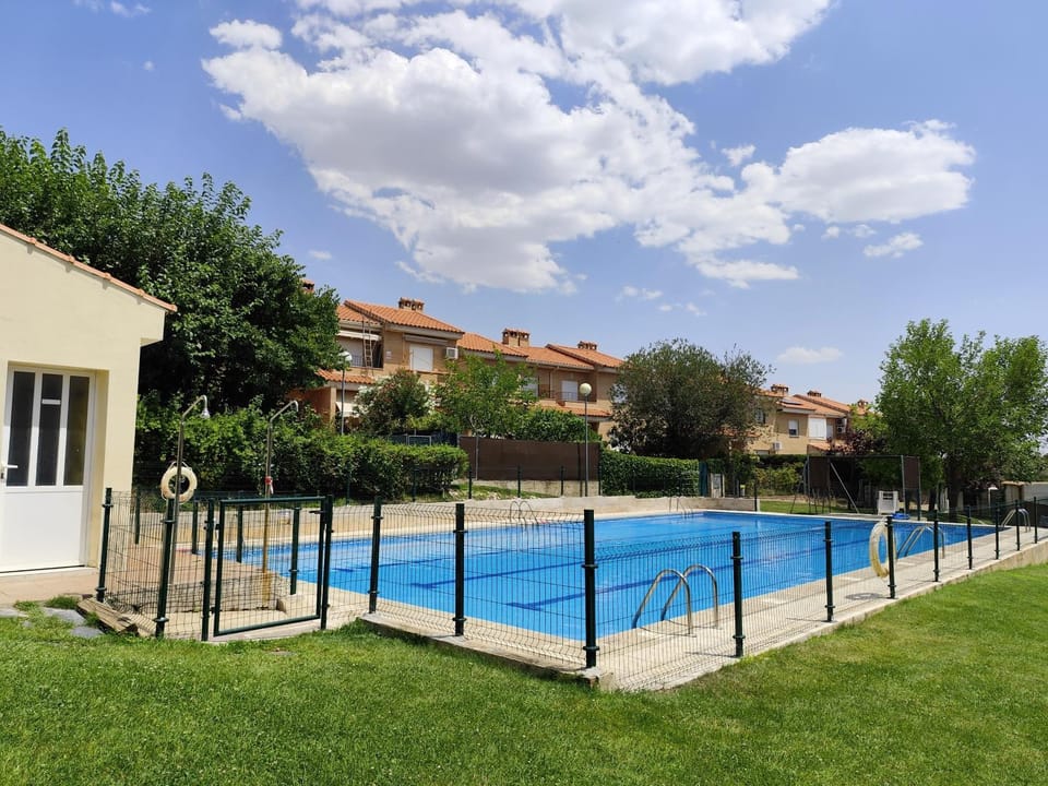 Casa con Jardín entre Toledo y Puy du Fou House in Castile-La Mancha