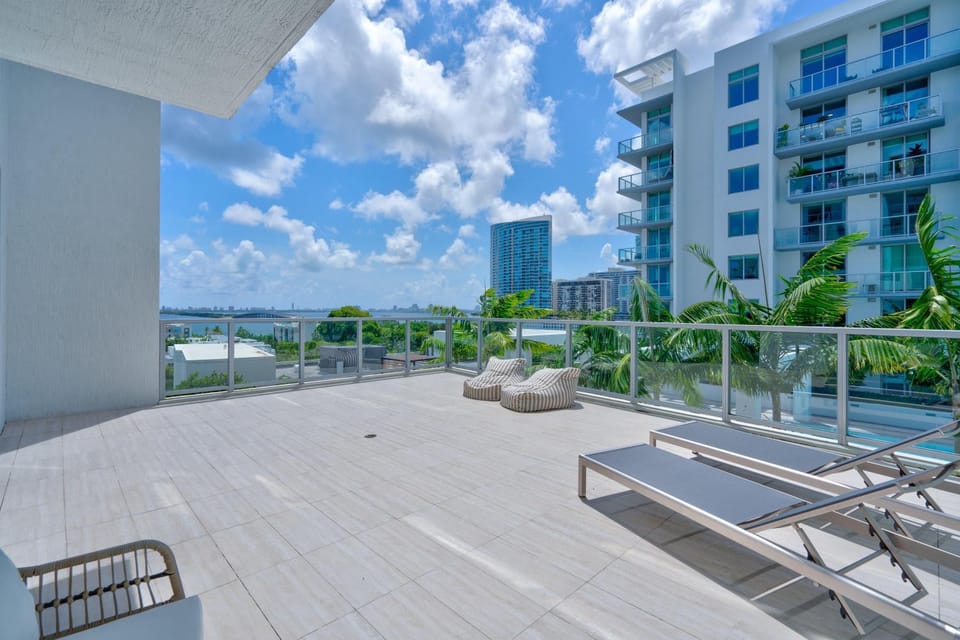 3900-719JC DESIGN DISTRICT, CONDO 1 BEDROOM /1 BATHROOM & BAYVIE Apartment in Miami
