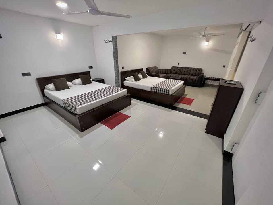 Bed, Photo of the whole room, Seating area, Bedroom, air conditioner