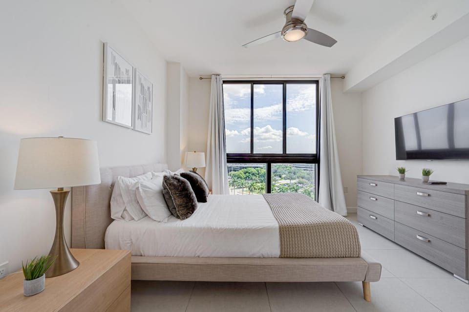 805MM DOWNTOWN DORAL CONDO 2 BEDROOMS & 2 BATHROOMS Apartment in Doral