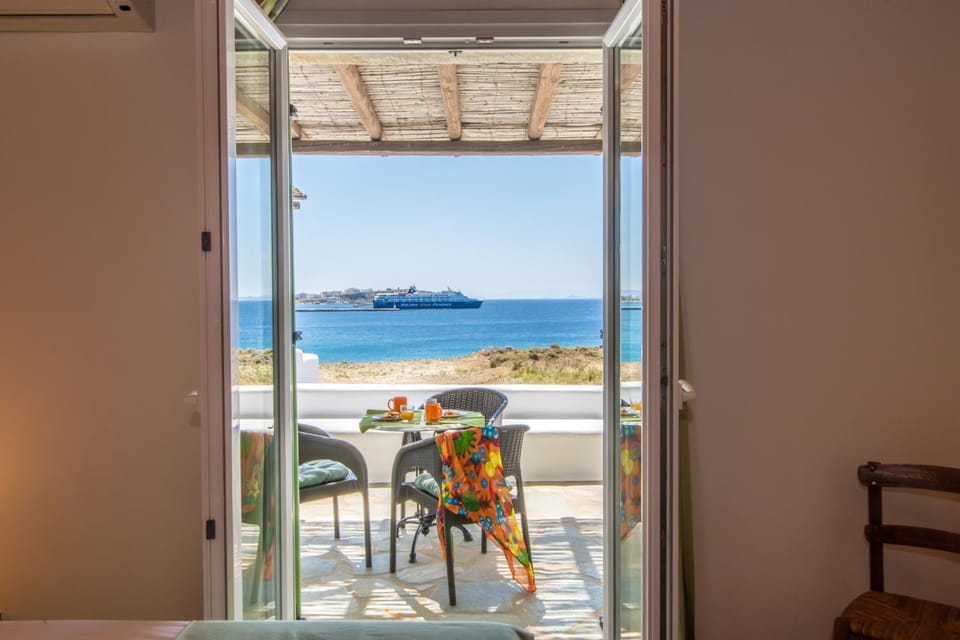 Parathyro sto Aigaio 2 - Small Suites Apartment in Decentralized Administration of the Aegean