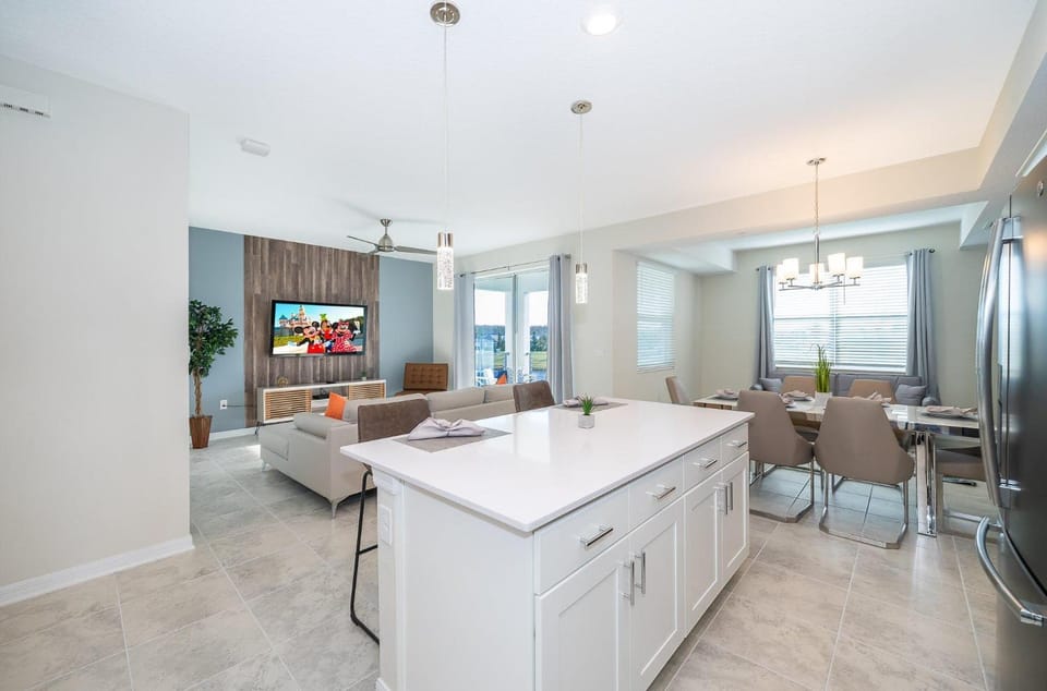 3161-203FC STOREY LAKE, CONDO 2/2 LAKE VIEW Apartment in Kissimmee