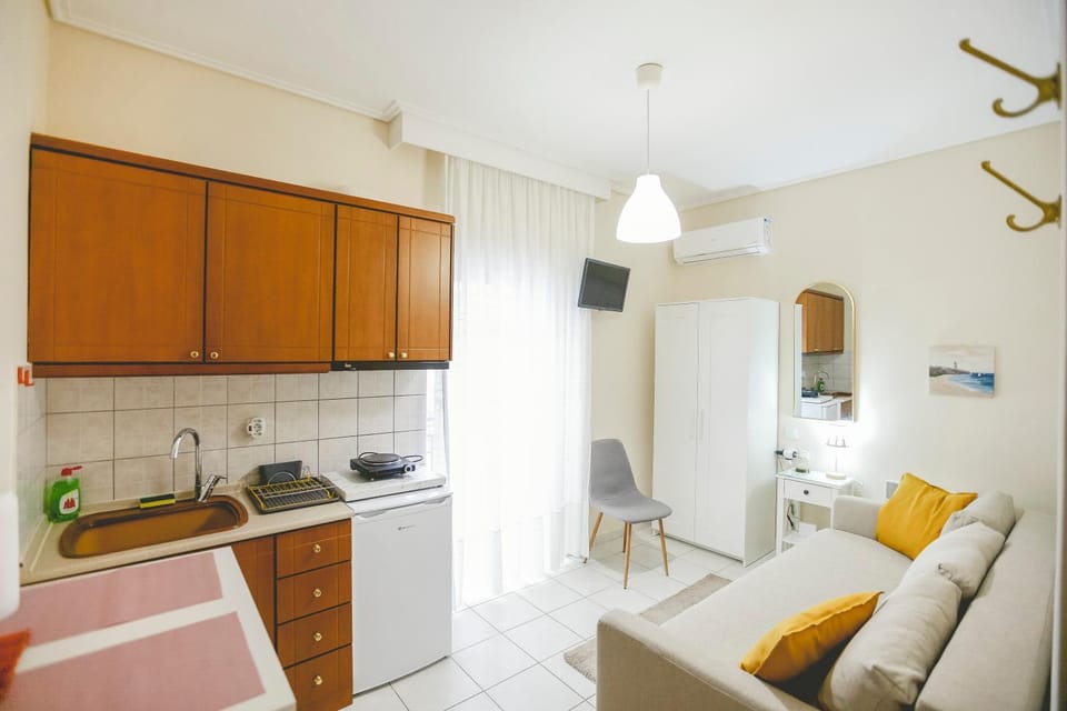 TV and multimedia, Kitchen or kitchenette, Seating area, Dining area, stove