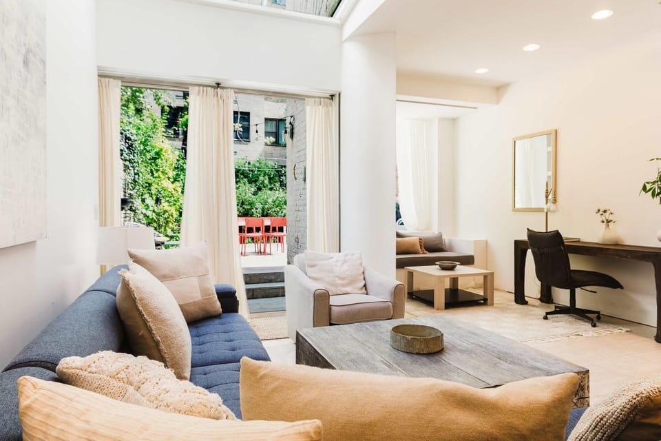 Private Beautiful Townhome w Zen Garden House in Midtown