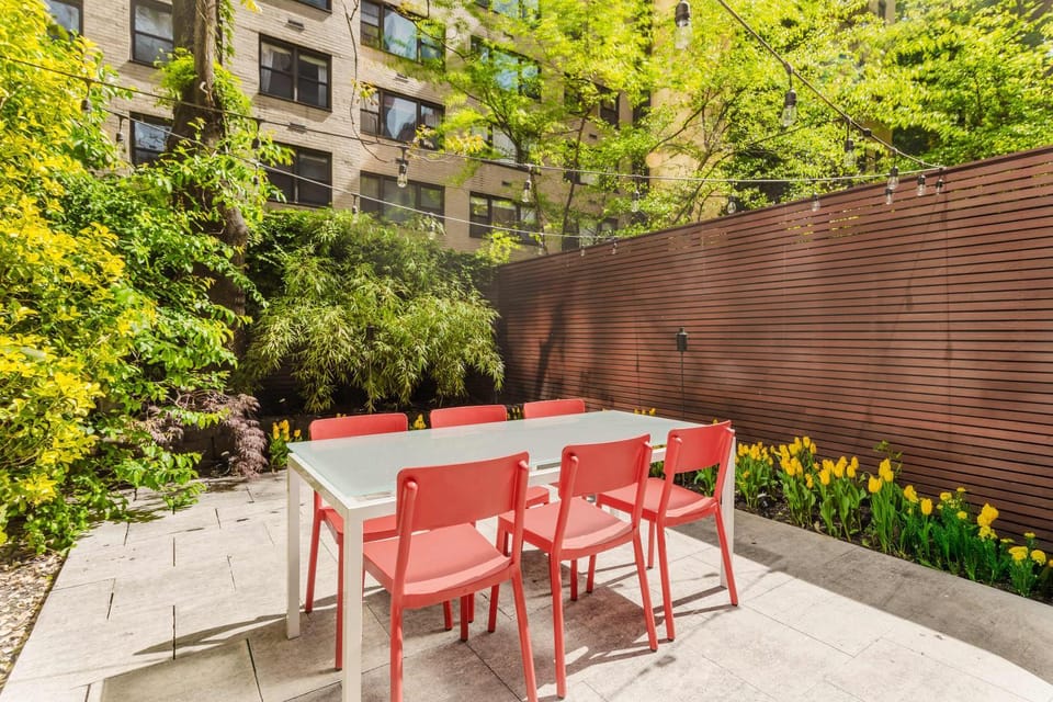 Private Beautiful Townhome w Zen Garden House in Midtown