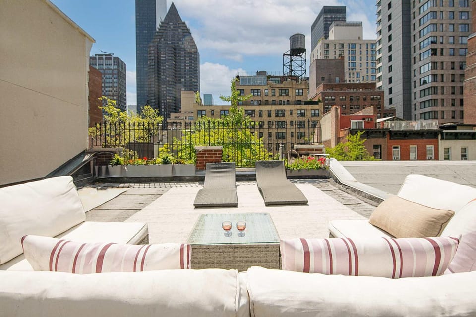 Private Beautiful Townhome w Zen Garden House in Midtown