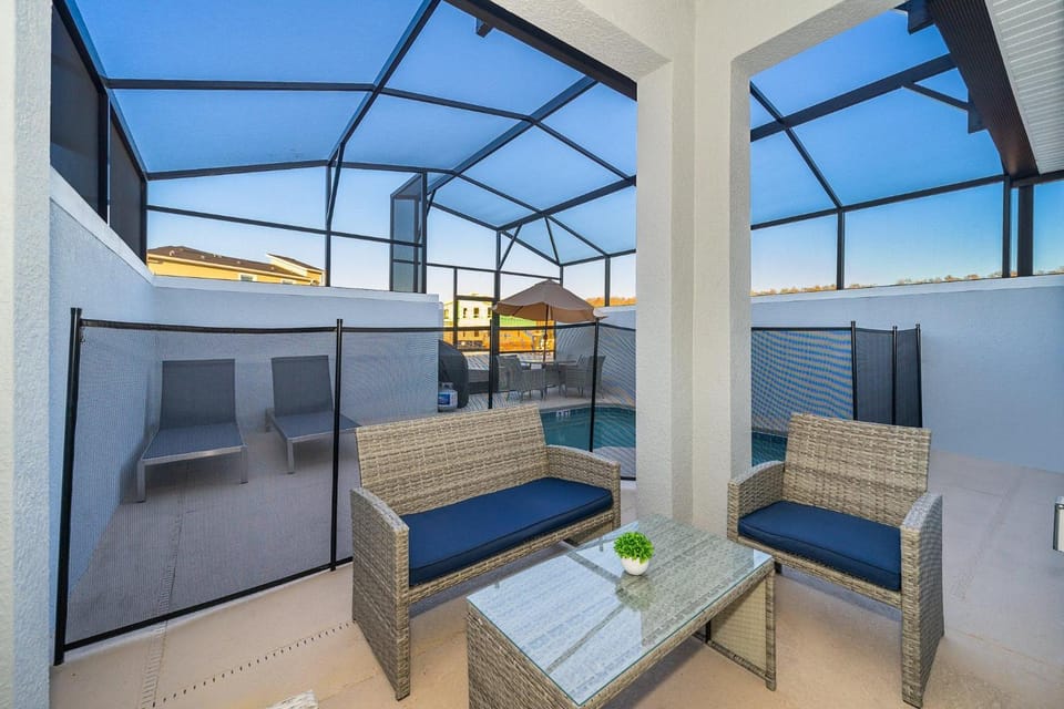 3005PB TOWNHOUSE 5 BEDROOMS & 4 BATHROOMS + POOL House in Kissimmee