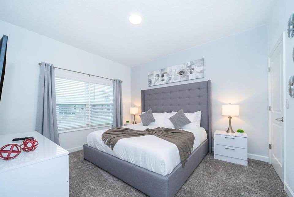 4202MC TOWNHOUSE 4 BEDROOMS & 3 BATHROOMS + POOL House in Kissimmee