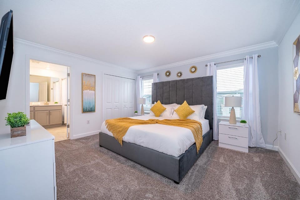 4202MC TOWNHOUSE 4 BEDROOMS & 3 BATHROOMS + POOL House in Kissimmee