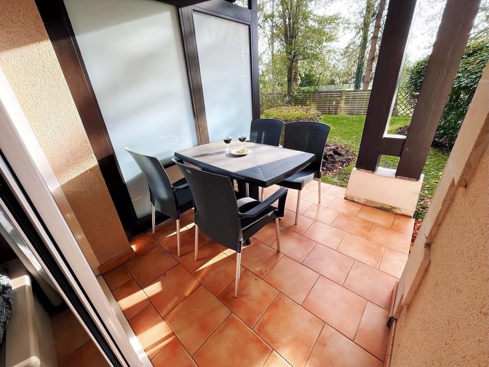 En rez-de-chaussée - terrasse & Piscine Chauffée Apartment in Deauville