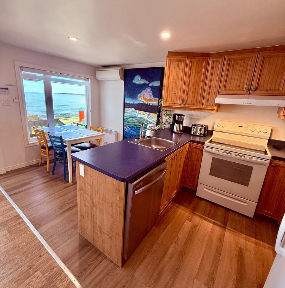L'APPÂT buvette et couchette de Sainte-Luce - Appartements de vacances modernes, calmes et ressourçant sur le fleuve Apartment in Quebec