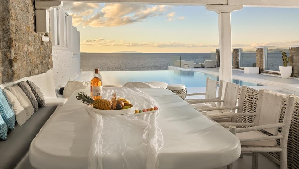 Day, Natural landscape, Food and drinks, Seating area, Dining area, Pool view, Sea view, Swimming pool