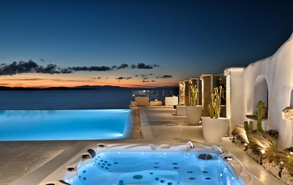 Night, Hot Tub, View (from property/room), Pool view, Sea view, Swimming pool