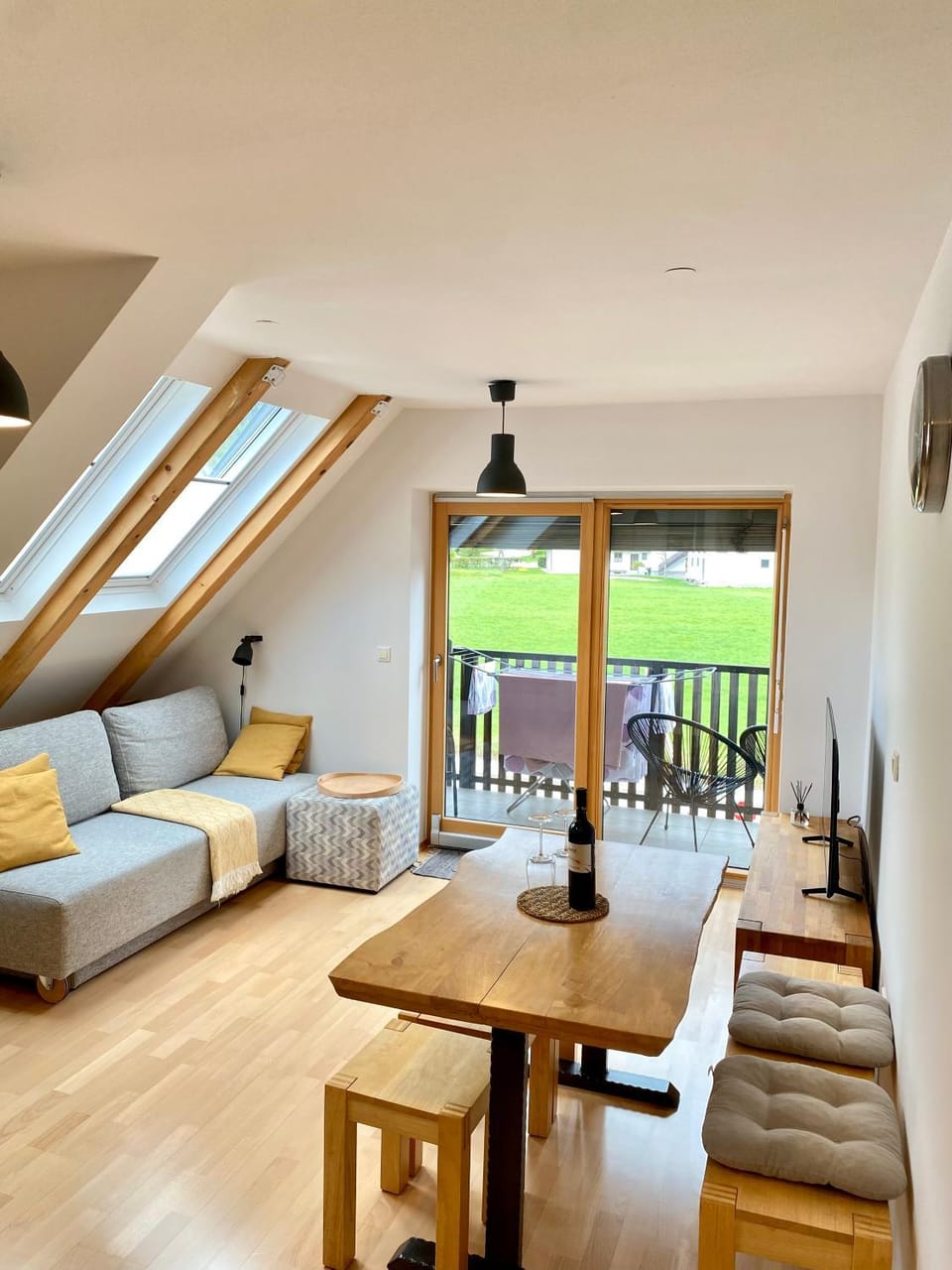 Living room, Dining area
