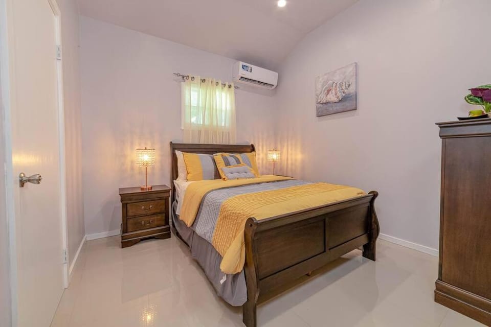 Yellow Bell (Mercy's Place) Apartment in Saint Mary, Antigua and Barbuda