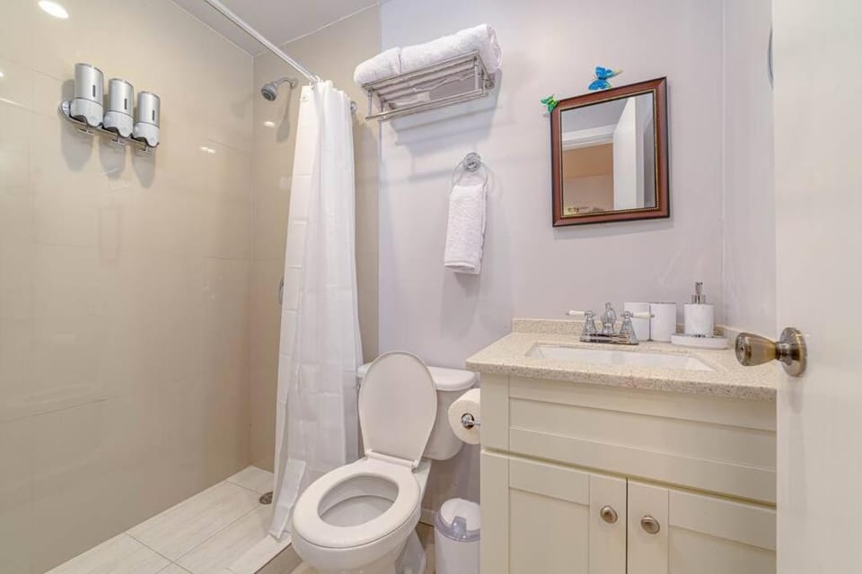 Yellow Bell (Mercy's Place) Apartment in Saint Mary, Antigua and Barbuda