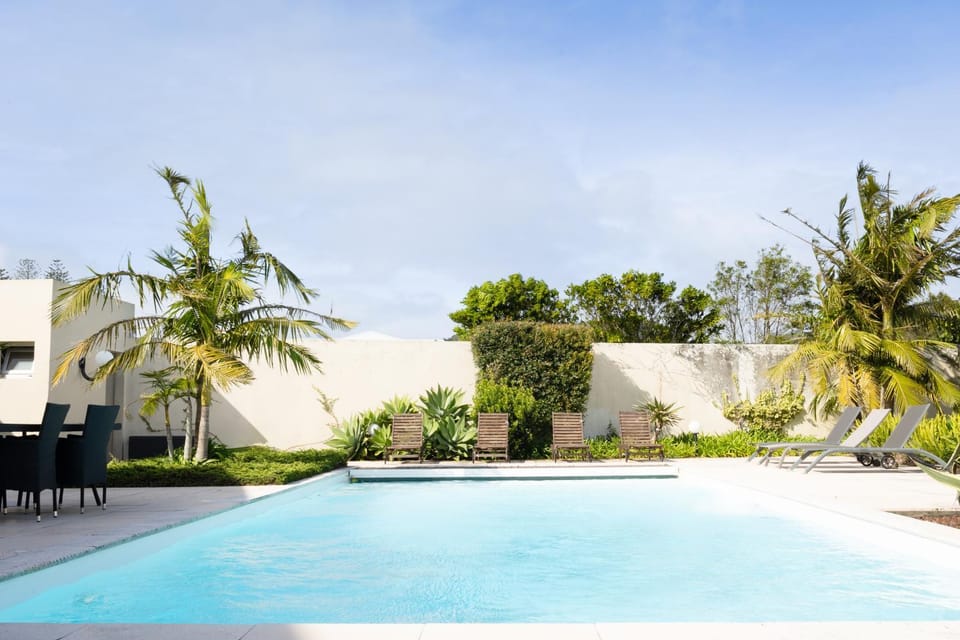 Garden, Pool view, Swimming pool, Swimming pool, sunbed