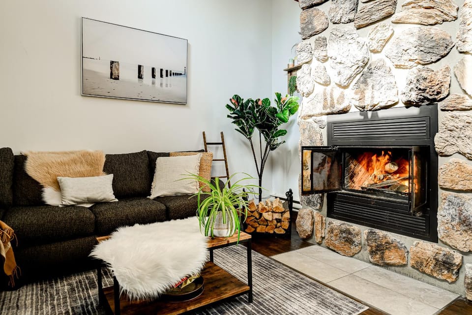 Le Alesund, 5BR avec SPA, PLAGE et embarcations House in Quebec