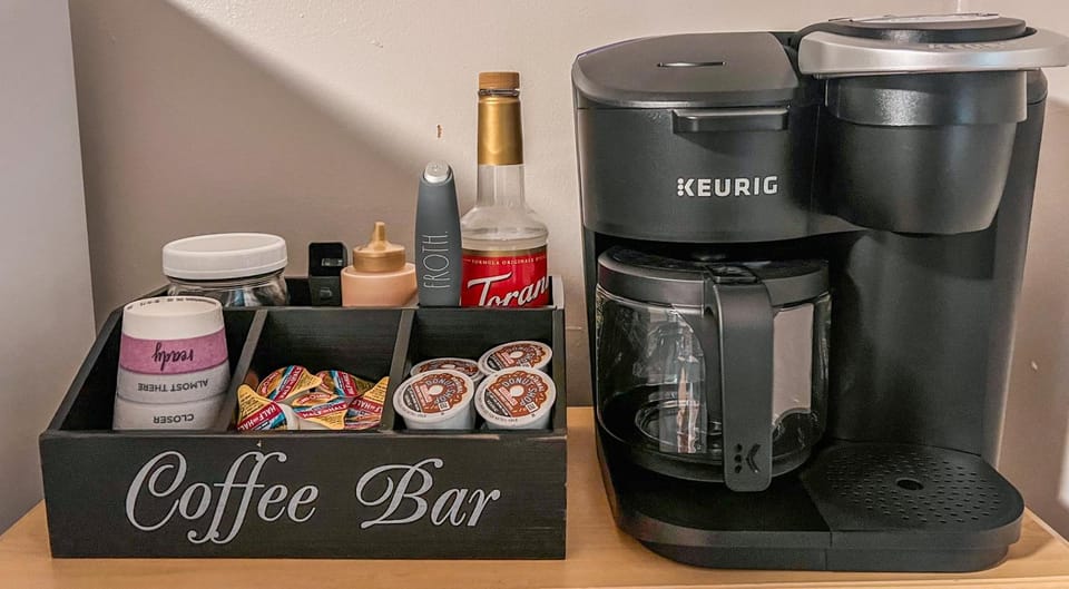 'Queen of the Turf' Walk to Oaklawn Racing and Gaming House in Hot Springs