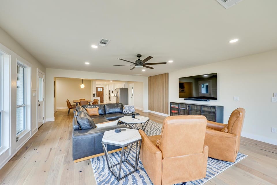 Grand Lakefront Home in Hot Springs with Boat Dock! House in Lake Hamilton