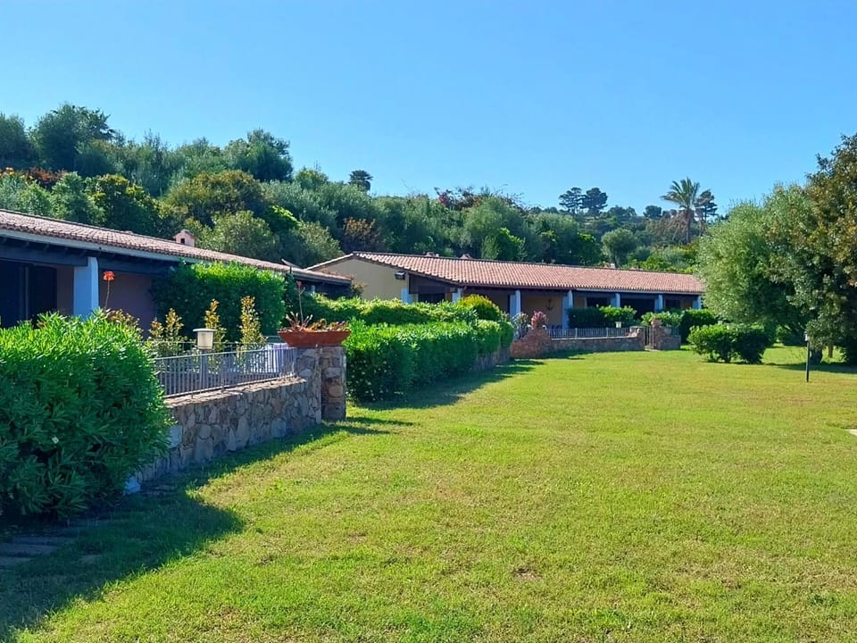 Property building, Spring, Day, Natural landscape, Garden, Garden view